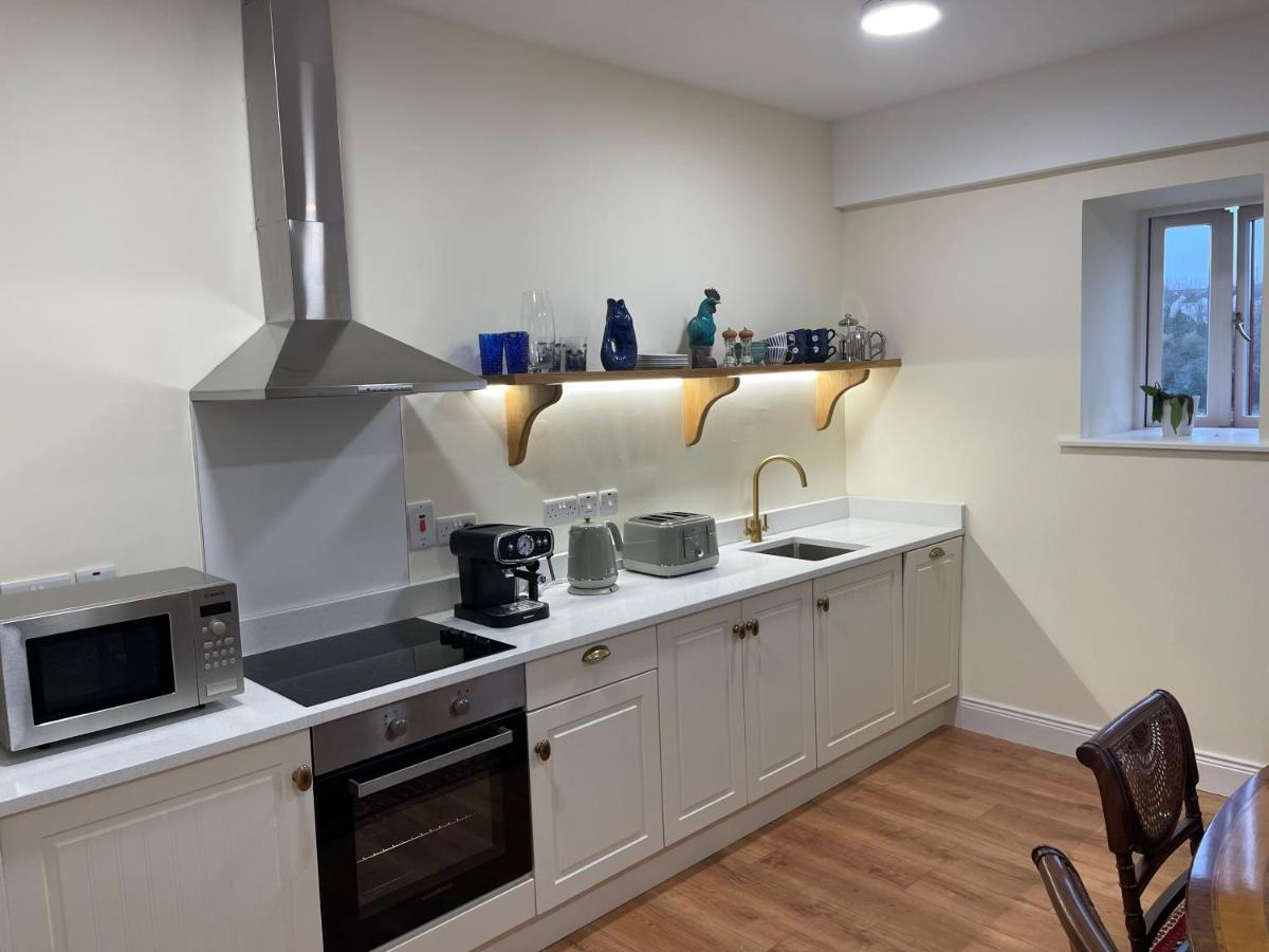 Riverfront Apartments At The Blue Goat Ramelton Eksteriør bilde