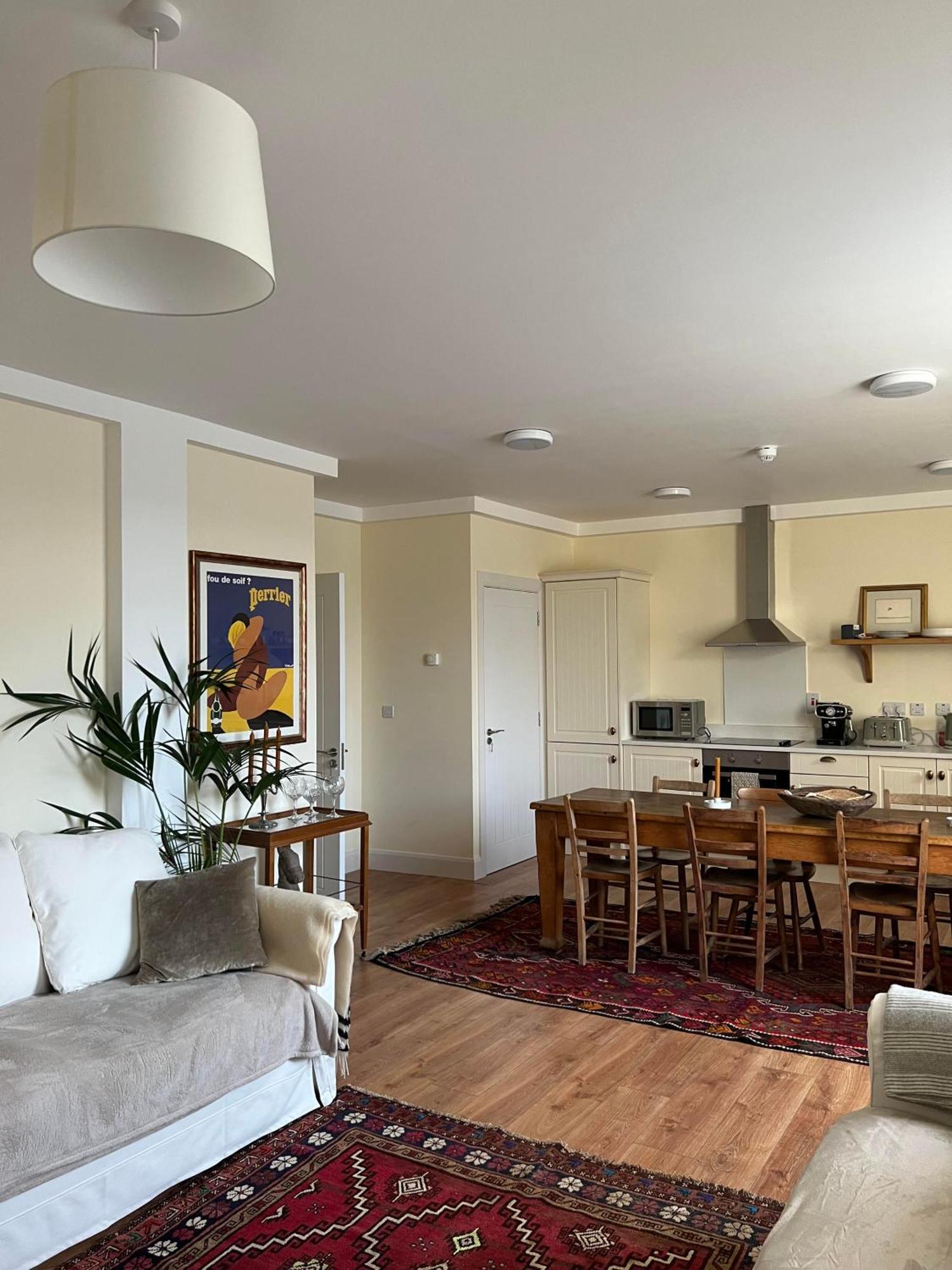 Riverfront Apartments At The Blue Goat Ramelton Eksteriør bilde
